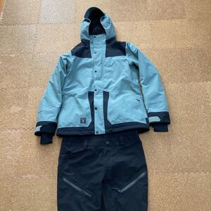 ボルコム volcom ゴアテックス GORE-TEX スキーウェア 上下 セット スノボ スキー スノーボード ビブパンツMサイズ 黒 セットアップ