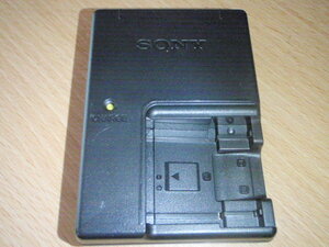 S007-02-4 SONY製純正 バッテリーチャージャー BC-CS3