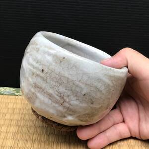 鬼志野のお茶碗、月形那比古 銘印？茶器　茶入　茶わん　小鉢　杯　珍味入れ（R50823_E）