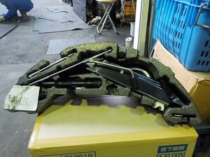 アウディ A1 純正 車載工具セット