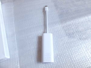 中古　apple MMEL2AM/A Thunderbolt 3 (USB-C) to Thunderbolt 2 アダプタ