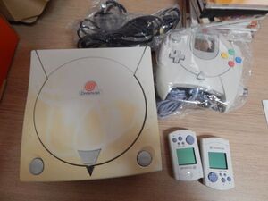 SEGA　ドリームキャスト本体　HKT-3000　箱付き　ソフト6本セット