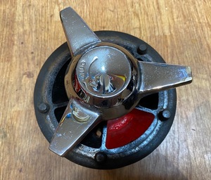 ロータス　エラン用　フロントハブ　右用　センターロック　スピンナー付　LOTUS ELAN Front hub with right-hand knock-on spinner