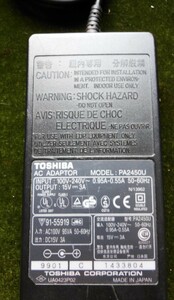 送料無料　東芝純正品　15V多機種対応可能AC電源　PA2450 PA3049U PA3241U-1ACA などの機種に　適合15V機種