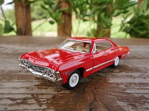 【送料350円】シボレーインパラ ミニカー １／４３ レッド アメ車 ＣＨＥＶＲＯＬＥＴ ＩＭＰＡＬＡ