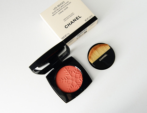 CHANEL Les BEIGES チークカラー「Corail Givre」