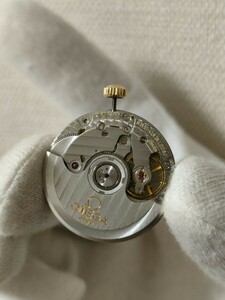 可動良好 美品 オメガ Cal.2500 自動巻き ムーブメント OMEGA K18 金リューズ automatic 4181.31 コーアクシャル CO-AXIAL chronometer