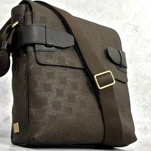 極美品◎ダンヒル Dunhill メンズ ショルダーバッグ メッセンジャー ディーエイト D8 総柄 型押し PVC レザー 斜め掛け ビジネス ブラウン