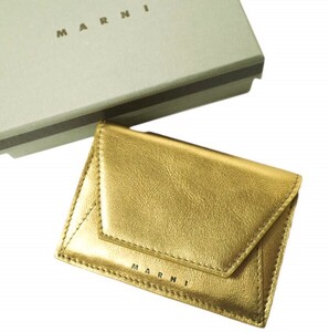 新品 MARNI マルニ イタリア製 TRIFOLD WALLET メタリック カウレザー 三つ折り財布 PFMO0056Y0 GOLD(Z511W) ミニウォレット g19757