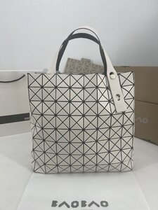 Bao Bao Issey Miyake PRISM PLUS トートバッグ9×8 ベージュ ユニセックス