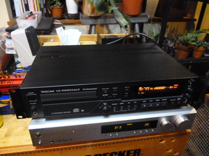 TASCAM CD-RW900MKⅡ　CDレコーダー/プレーヤー　リモコン有　ジャンク