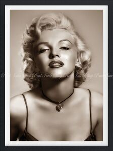 マリリン モンロー Marilyn Monroe セピア【額縁印刷】 壁紙ポスター 特大 585×784mm （はがせるシール式） 013SGF1