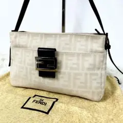 【美品】FENDI フェンディ　マンマバケット　ズッカ　ワンショルダー