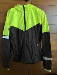 Nike 蛍光イエロー/黒 ウィンドブレーカー　レディース