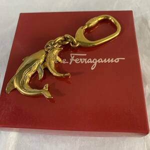 Ferragamo フェラガモ キーホルダー ドルフィン