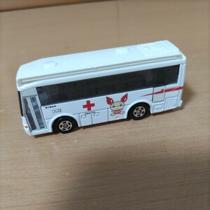 トミカ ミニカー 非売品　 愛の献血車 献血バス1/111284 トミカ(2009) 献血バス（日野 メルファ）日本赤十字社コレクション　働くトラック