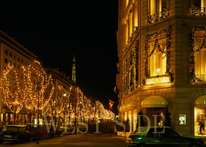 【 送料当社負担 】フランス　パリ　エッフェル塔　クリスマス　 夜景　 風景写真　 額縁なし　 A4サイズ写真　辰巳玄洋　作品