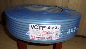 ★新品　未使用★ビニルキャブタイヤ丸形コード　VCTF4×2mm　　（VCTF4×2.0sq）100ｍ★富士電線工業