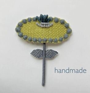 ハンドメイドブローチ　お花　ミナペルホネンはぎれ使用　tarte プレゼント　アクセサリー おしゃれ　ビーズ刺繍　ブルー