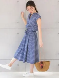 美品✨定価１万❤️　青　ストライプ フレンチスリーブ ロング ワンピース