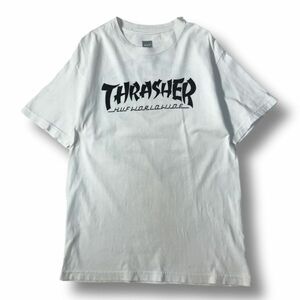 《オススメ◎》HUF×THRASHER ハフ×スラッシャー★ビッグロゴ*バックデザイン*Tシャツ*カットソー*ホワイト*サイズM(MS2999)◆S60