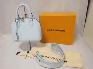 LOUIS VUITTON ルイヴィトン エピ アルマBB ブルーラグーン パステルブルー 2WAY ショルダー M22619 ネームタグにイニシャル 美品