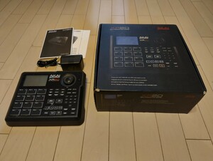 AKAI Professional XR20 ドラムマシン