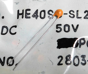 KCK HE40SJ-SL200K セラミックコンデンサ (50V/20pF±10%/直径:約4mm) [20個組]【管理:KD748】