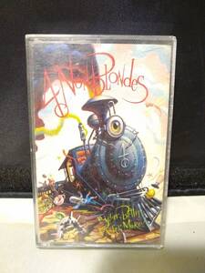 T6473　カセットテープ　4 NON BLONDES　 BIGGER, BETTER, RASTER, MORE! 