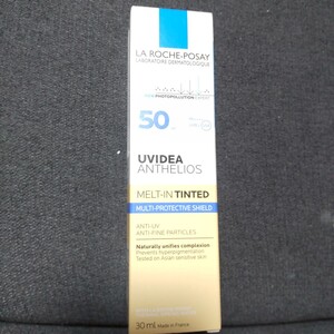 ラロッシュポゼ　UVイデア XL ティント SPF50/PA++++ 30mL