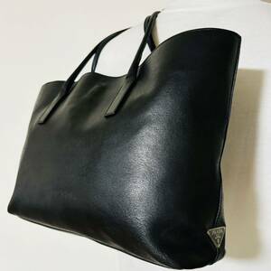 【美品/A4】プラダ PRADA トートバッグ ビジネスバッグ メンズ 三角 トライアングル ロゴ レザー 本革 ブラック 黒 肩がけ 大容量 白タグ