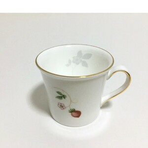 [bdi]『ウェッジウッド（WEDGWOOD）ワイルドストロベリー デミタスカップ サイズ：径約6.5cm × 高さ約6cm』難有