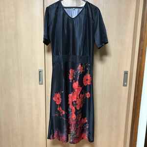 花柄ストレッチワンピース　大きいサイズ　新品