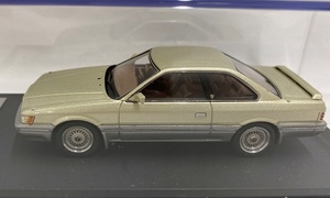 日産 レパード アルティマ(F31) 1986 (カスタマイズドバージョン) ゴールド(M)ツートン 1/43 ホビージャパン PM4338SGS