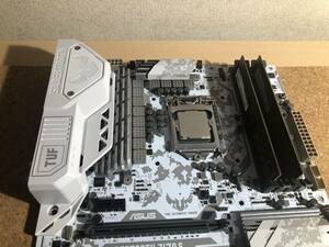 ASUS SABORTOOTH Z170S + Intel Corei5-7400 + Team 8GB DDR42400x2