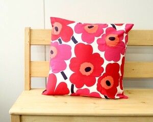 マリメッコ ピエニウニッコ クッションカバー 50x50cm レッド marimekko PIENI UNIKKO [ネコポス対応可(2枚まで)] 北欧雑貨 新生活応援