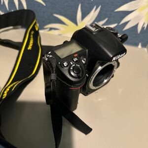 Nikon ニコン デジタル一眼レフカメラ D7000 ボディー☆中古 (ファインダー混入あり)