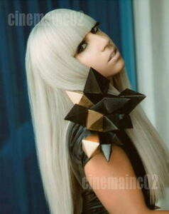 レディー・ガガ Lady Gaga/ロングの銀髪写真