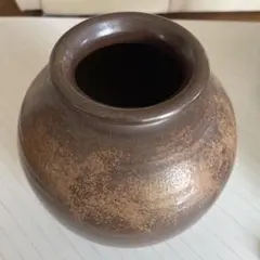 陶器の丸型壺 茶色