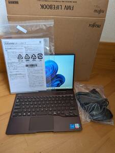 【美品】富士通 FMV LIFEBOOK CHシリーズ WC1/G3 FMVCH01003 i5 1240P/メモリ 8GB/SSD 256GB/13.3型/win11/office 23年4月製 軽量998g