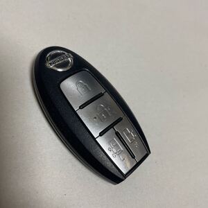 O8102 返品可　動作品　簡易清掃済み　日産 4ボタン　キーレス スマートキー リモコン