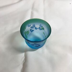 北一硝子　KITAICHIGLASS ガラス　 酒器 盃 猪口 酒盃 ぐい呑　青　蝶　ぎやまん