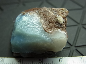 19）オパール　・　蛋白石　（　赤瀬のブルーオパール　）　No,19