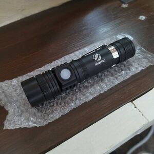 新品　T6 ビームライト　LED LENSER P5R core 比較アリ 検索用【 CREE 閃 レッドレンザー SUREFIRE ジェントス 懐中電灯 充電式 】