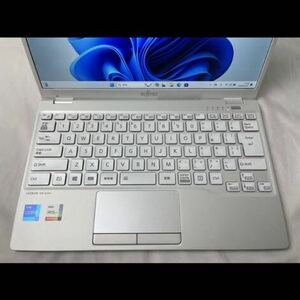 美品　富士通 LIFEBOOK UH92/F3 Corei7 1165g7 メモリ8gb SSD 256gb