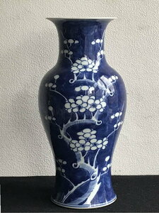 中国古玩 民清朝時期 青花 花瓶 梅図絵 双面 飾り 高さ：32cm（検）中国骨董磁器 陶器 陶芸 古美術時代 書道具文房具飾り