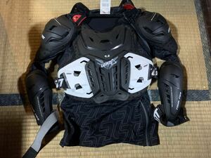 Leatt body Protector 4.5 ボディプロテクター　 チェストプロテクター