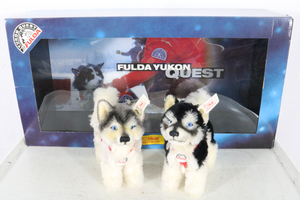 【ト滝】限定品レア Steiff シュタイフ社 ハスキー犬2体セット タイヤメーカーFULDA YUKON QUEST限定 ぬいぐるみ MD000DEW99