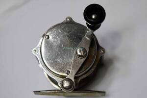 JURIUS VOM HOFE BROOKLIN N.Y. USA BAIT CASTING REEL (Y258-338)VINTAGE REEL,　OLD REEL,　HISTRICAL REEL ビンテージリール