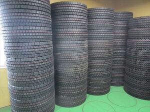 送料無料　新品スタッドレス　245/70R19.5　DUNLOP　SP068　4軸低床新車外し19.5×6.75　8穴　ISO方式　12本セット